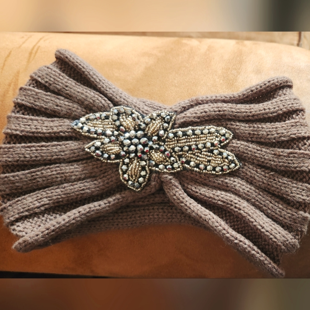 Headband with jewel detail